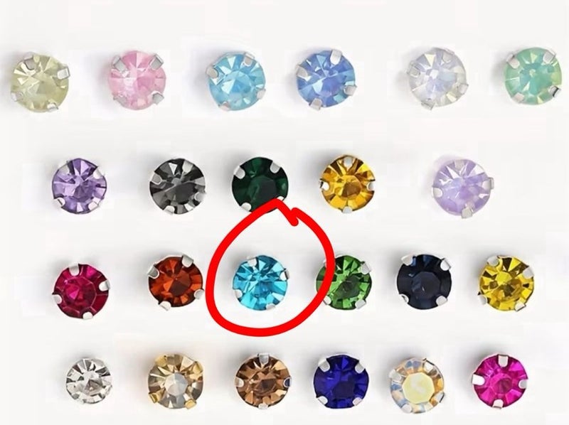 40 غرام / تقريبا 300 حبه من الفصوص الكريستال اللامعة للخياطة  (4mm)  قاعدة فضية مسطحة DIY مرصعة أحجار كريمة زجاجية بفتحات مكوّنات إبرة وخيط تستخدم لخياطة على الملابس والفساتين والحقائب والأحذية ( أزرق فاتح - سماوي  ) - Image 2