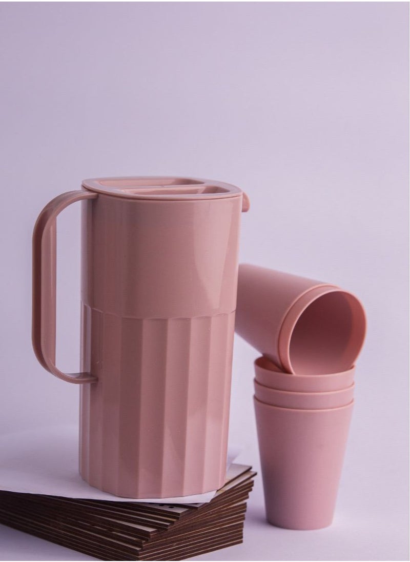 A 1.5 liter beaker with 3 multi-colored cups