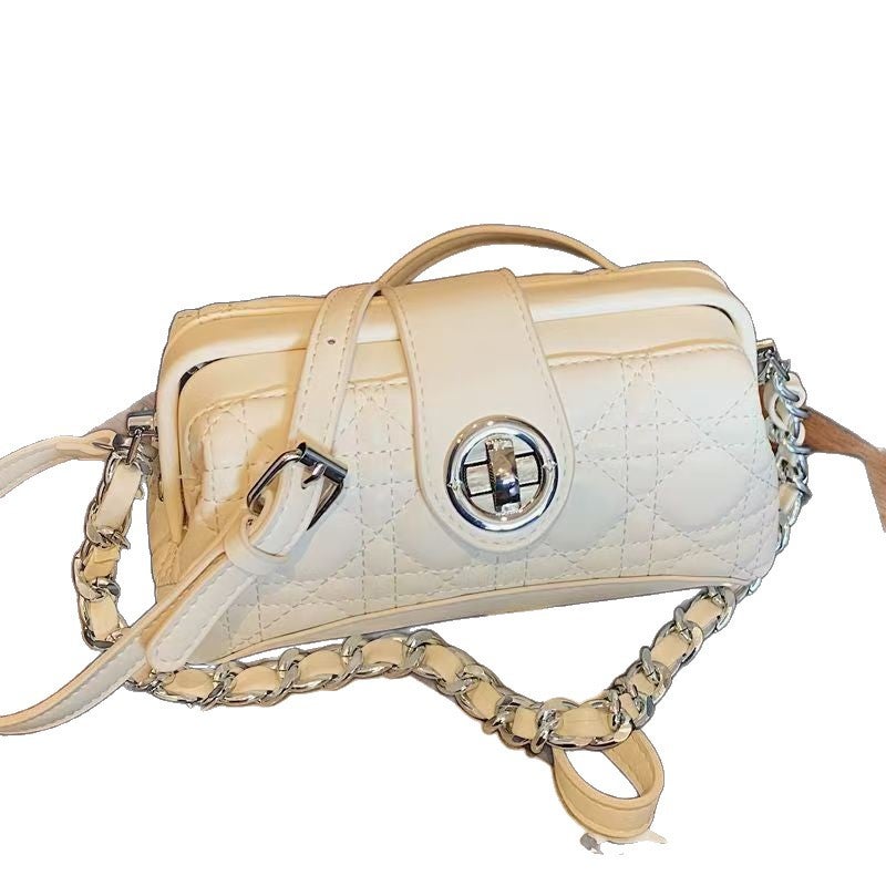 Fashionable Quilted Crossbody Bag for Women - Image 4