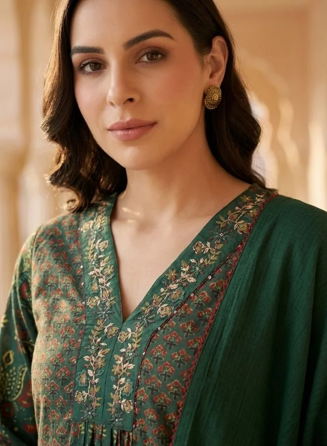 Yuris Women Green Placement Print Kurta Set, Embroidered V Neck, Straight Kurta With Bottom & Dupatta