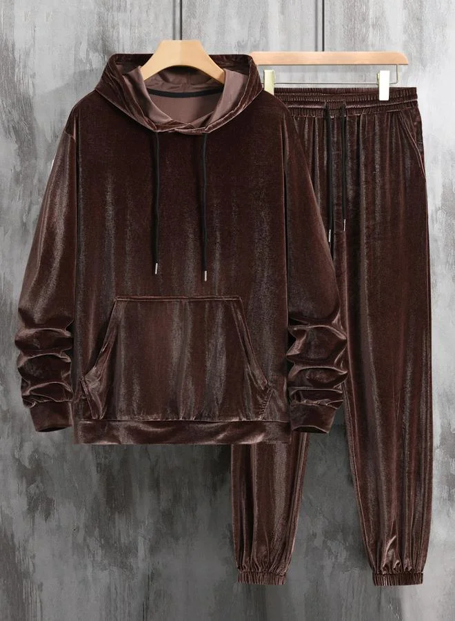 تايك تو طقم منسق من جوغر وهودي بمظهر مخملي