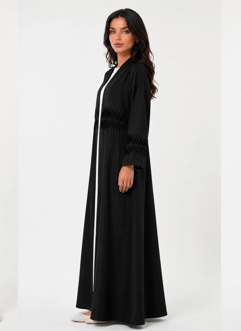 أم سكوير فاشن Elegant Black Pleated Abaya with Matching Headscarf