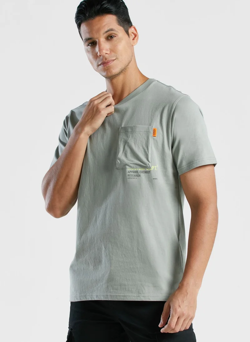 MUSIUM DIV. Logo T-Shirt
