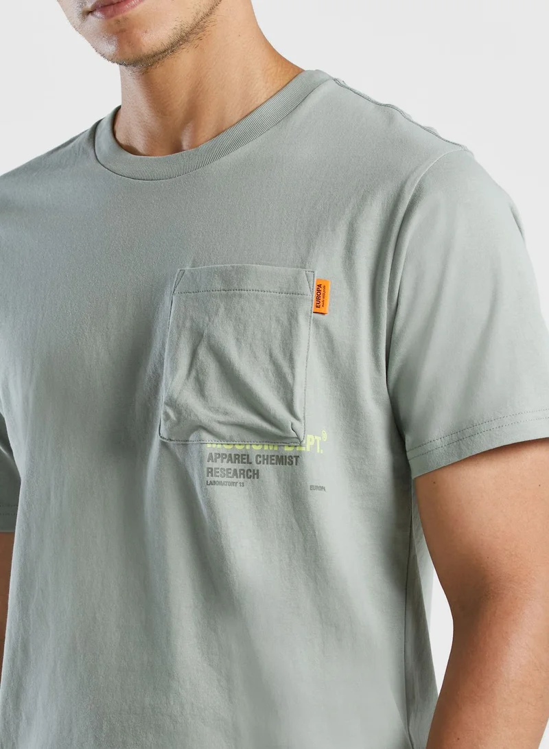 MUSIUM DIV. Logo T-Shirt