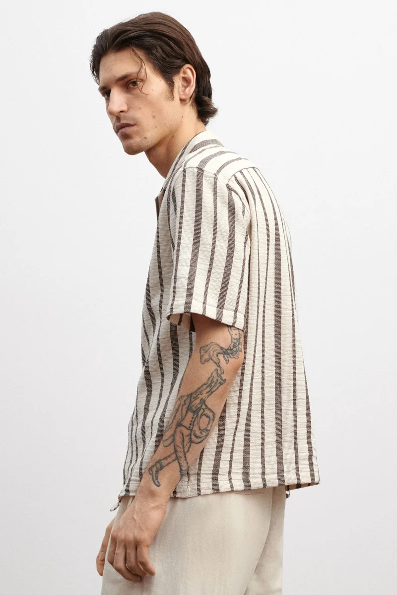 H&M Regular Fit Textured resort shirt