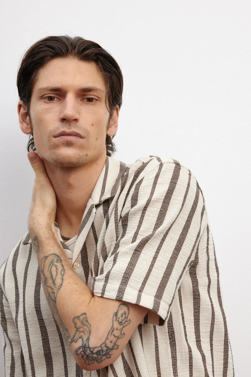 H&M Regular Fit Textured resort shirt