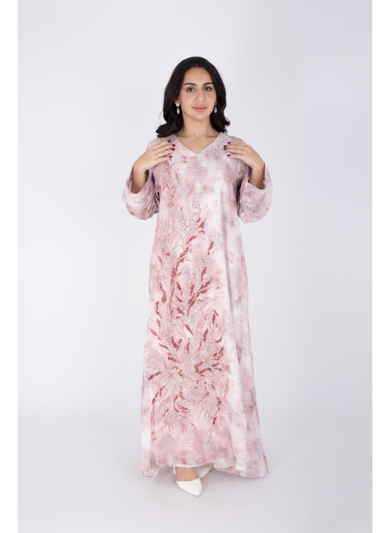 اكسا جلابية مطرزة بالكريستال بتصميم رقيق لون خوخي - Image 5