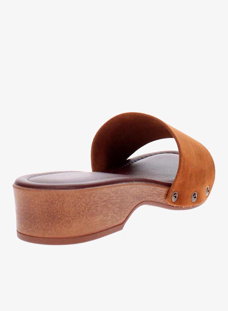 Beira Rio Caramel Beira Rio Women’s Flat Summer Footwear – Lightweight Slip-On Comfort with Stylish Casual Design for Women | Best Price UAE