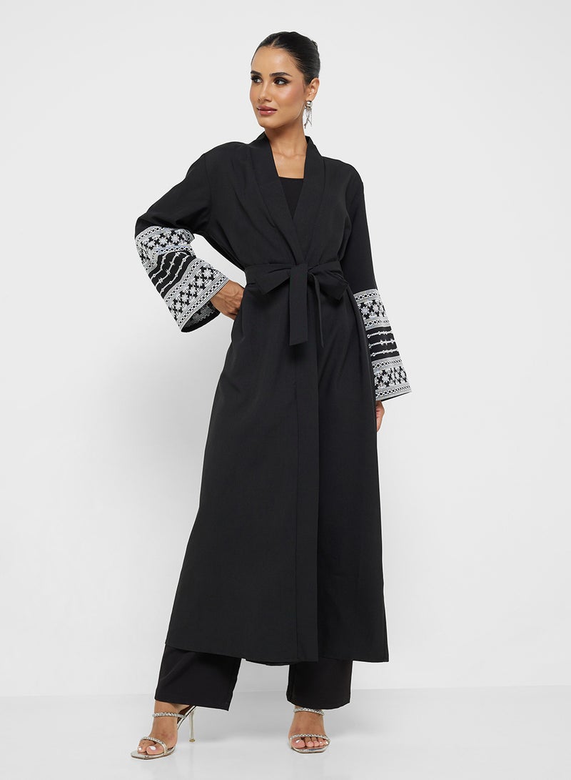 Khizana Abaya With Patterned Sleeve  - Image 4