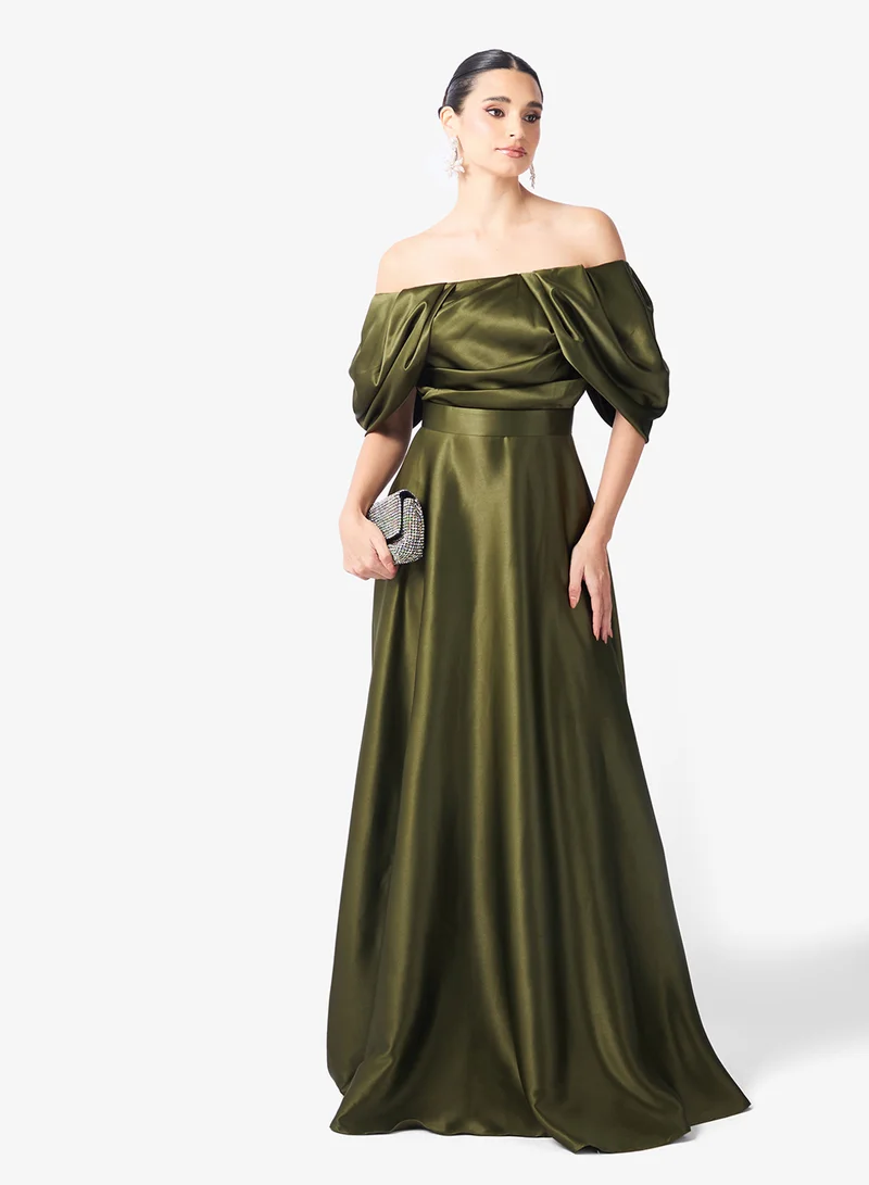 نمشي x فستان  لاين مكشوف الأكتاف بكسرات