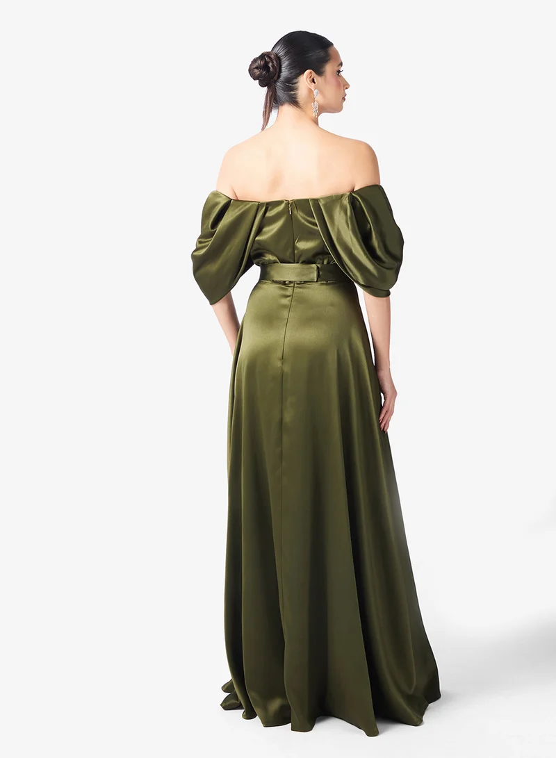 نمشي x فستان  لاين مكشوف الأكتاف بكسرات