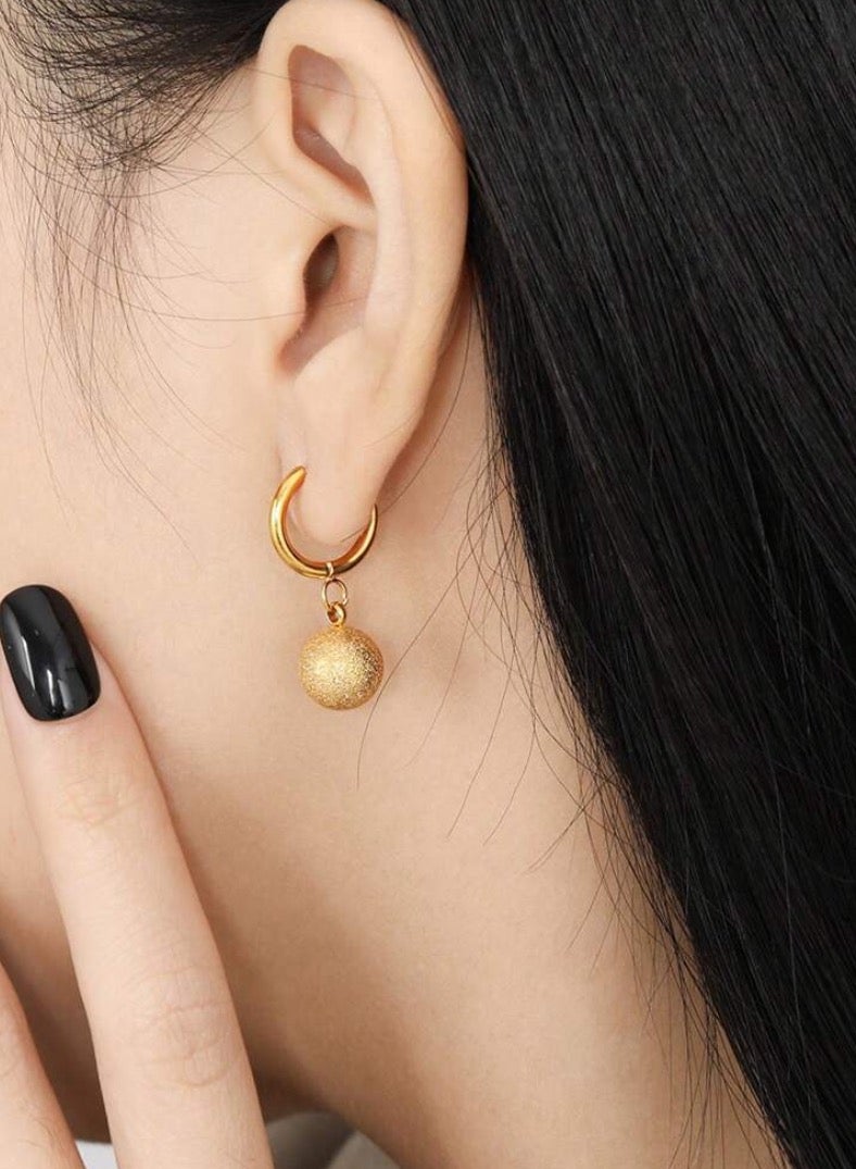 إيكوال حلق اذن نسائي من الاستانلس ستيل دائري أنيق وعالي الجودة - Image 1