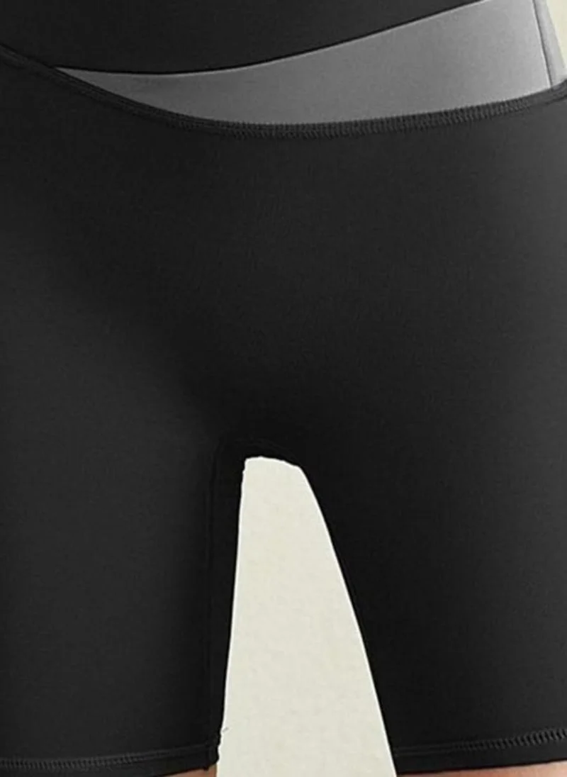 يونيكي Black solid high-rise yoga sports shorts