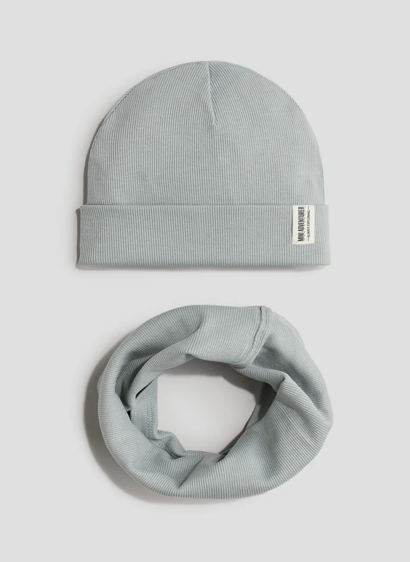 اتش اند ام 2-PIECE Beanie And Scarf Set