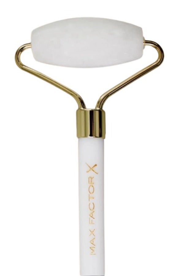 Max Factor Miracle Liquid Foundation 45 Warm Almond + Face Roller - Image 2