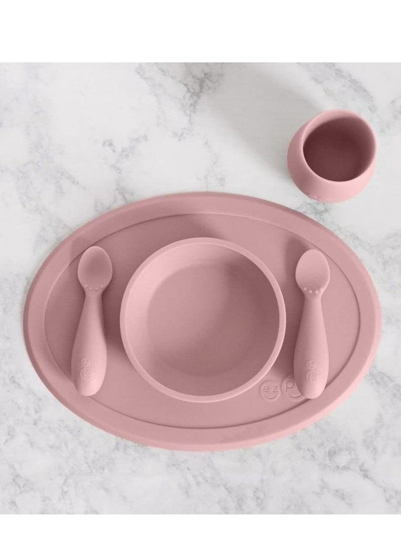ازبيز مجموعة Ezpz Tiny Collection (لون وردي فاتح) - كوب وملعقة ووعاء من السيليكون 100% مع مفرش مدمج للأطعمة الأولى، وفطام الطفل الذاتي، والهريس - مصممة من قبل أخصائي تغذية أطفال - 6 أشهر - Image 3