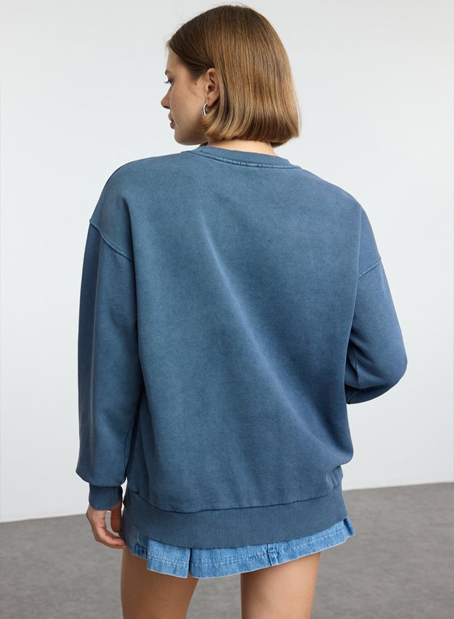 trendyol Washed Oversize/Relaxed Fit Basic Crew Neck Knitted Sweatshirt TWOAW24SW00102 - Image 4