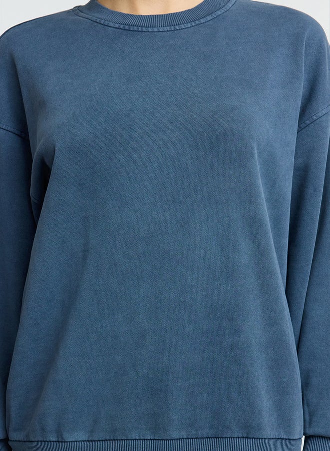 trendyol Washed Oversize/Relaxed Fit Basic Crew Neck Knitted Sweatshirt TWOAW24SW00102 - Image 2