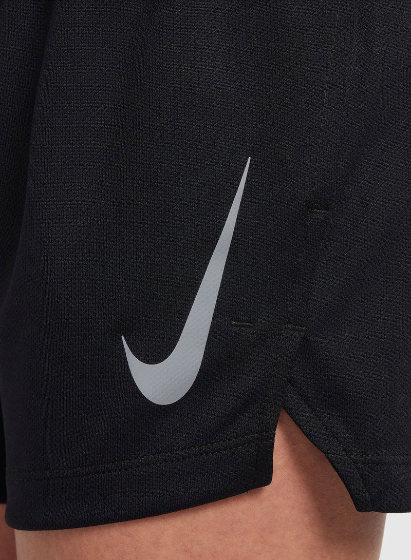 نايكي شورت رياضي متعدد الانقسامات بتقنية دراي-فِت للشباب - Image 3