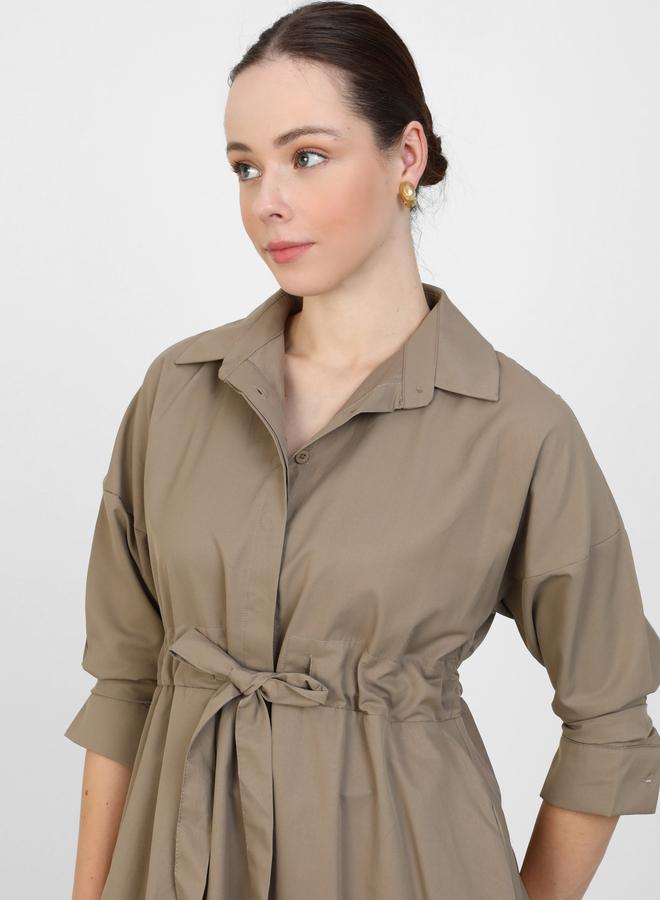 رفقة من مودانيسا فستان ماكسي بني من رفقة بحزام رباط - Image 2