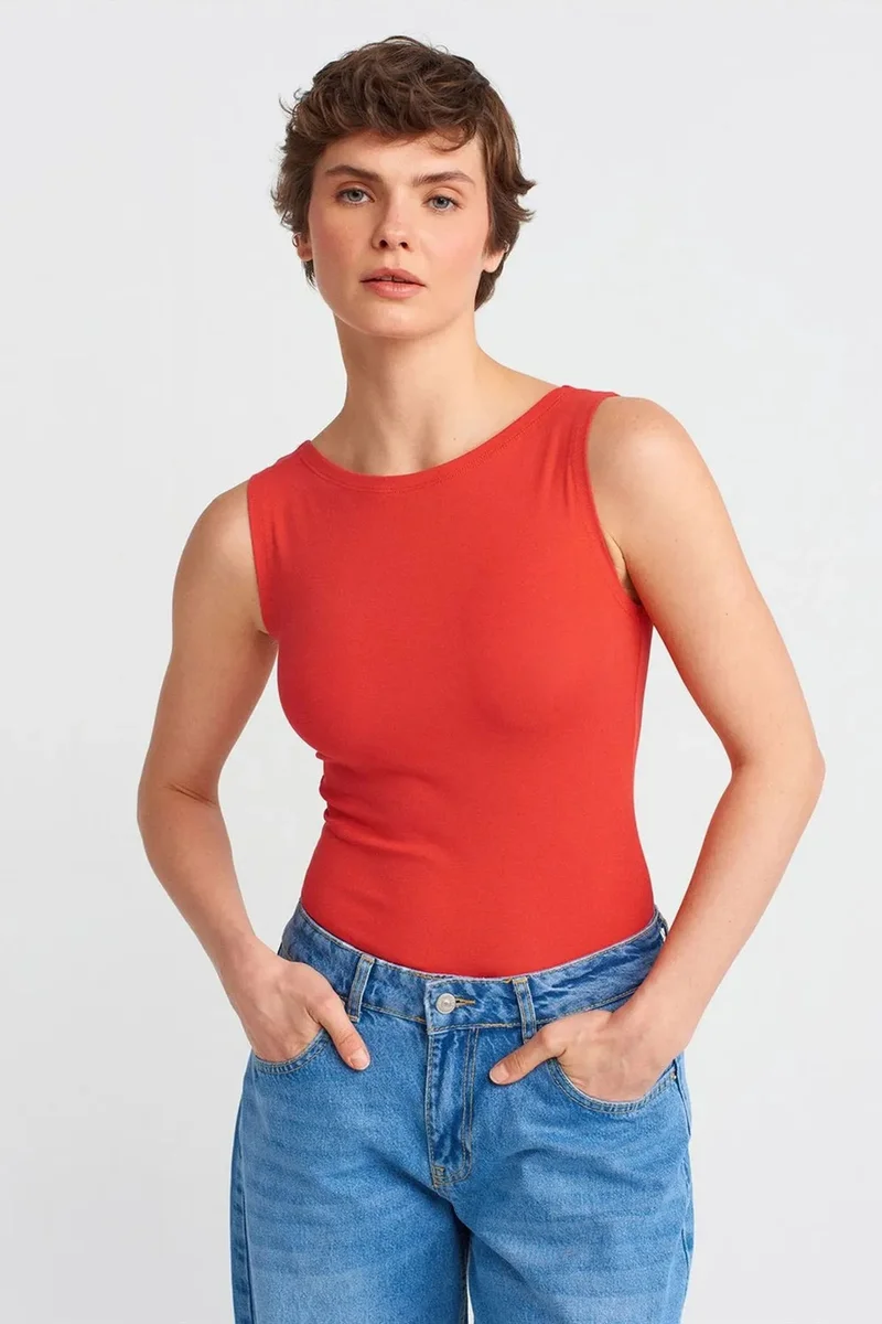 DILVIN Sleeveless Slim-Fit Boat Neck Blouse