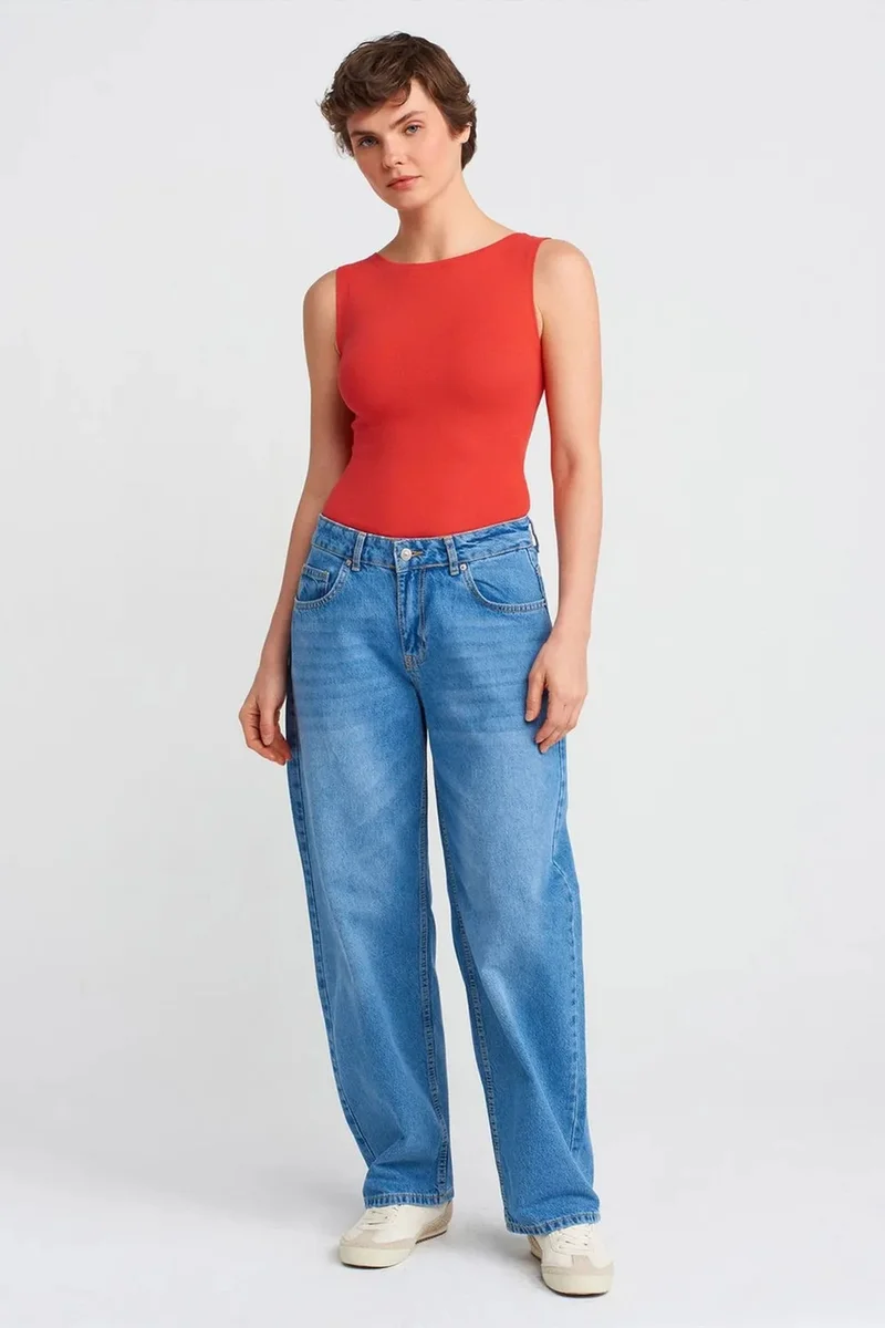 Dilvin Red DILVIN Sleeveless Slim-Fit Boat Neck Blouse for Women | Best Price UAE