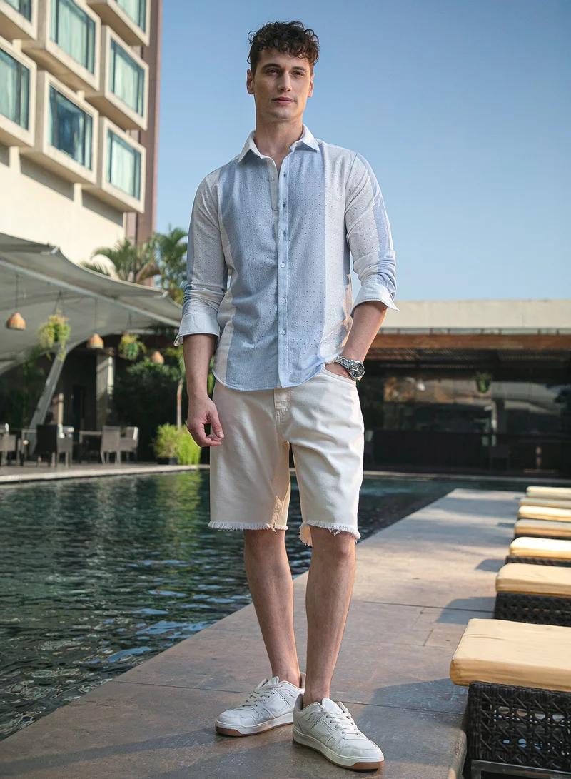 Campus Sutra Campus Sutra Men's Powder Blue & Daisy White Panel-Tactile Shirt For Casual Wear | Spread Collar | Long Cuffed Sleeves | Button Closure | Shirt Crafted With Comfort Fit For Everyday Wear