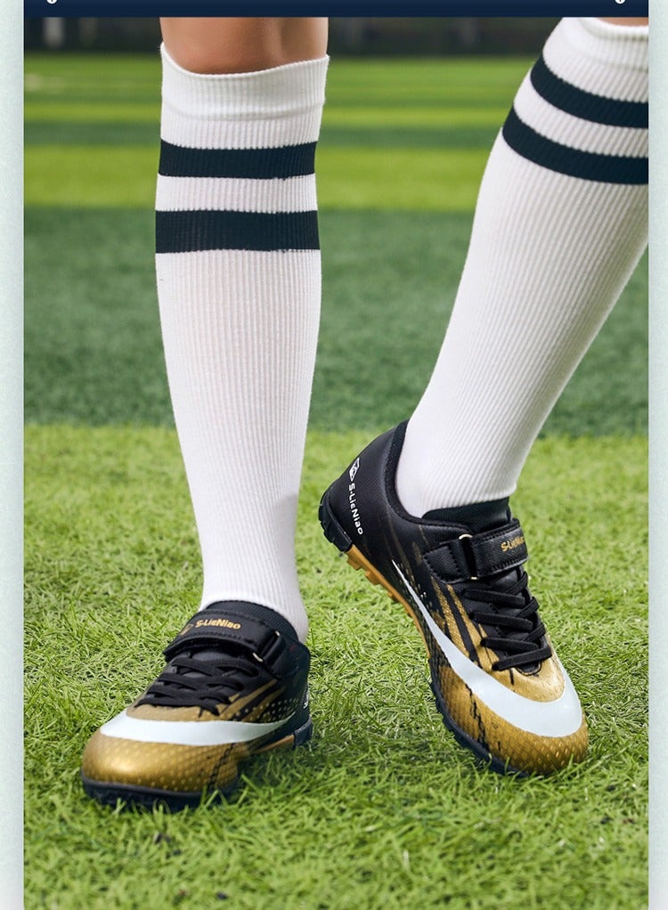 أحذية كرة القدم للأطفال للاستخدام في الملاعب الصلبة والملاعب الداخلية. أحذية كرة القدم الاحترافية للشباب والفتيان. أحذية كرة القدم للرجال والنساء. - Image 2