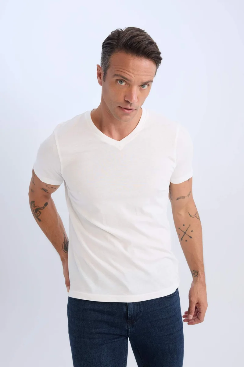 ديفاكتو New Regular Fit V-Neck Short Sleeve T-Shirt