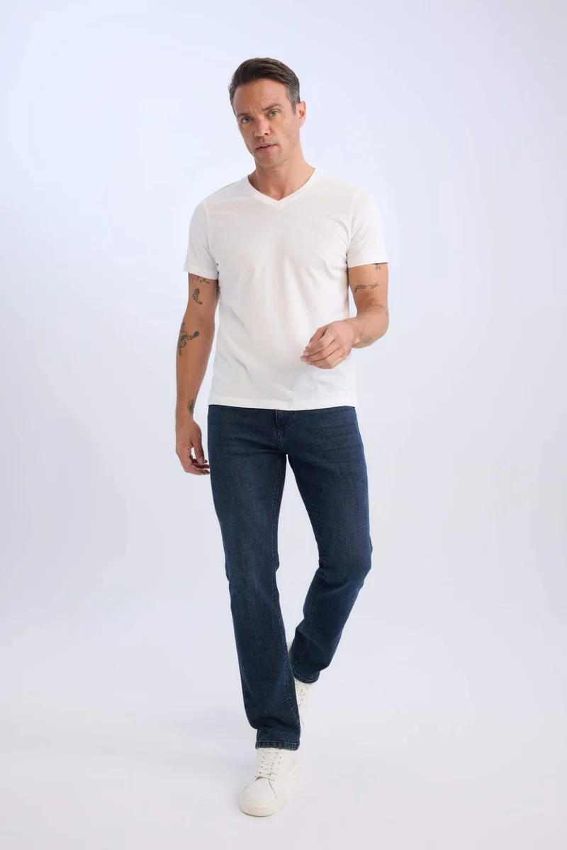 ديفاكتو New Regular Fit V-Neck Short Sleeve T-Shirt