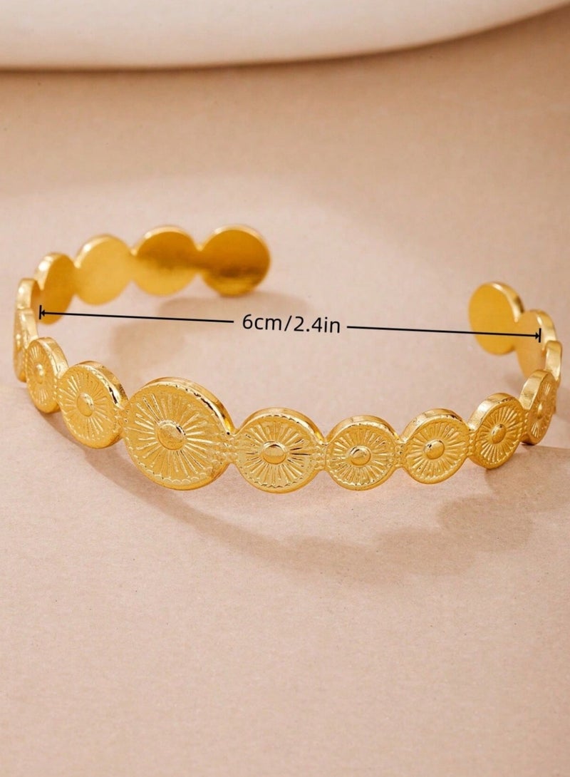 Fashionable light luxury non-fading bangle with retro geometric design, suitable for daily and festival wear. - Image 5