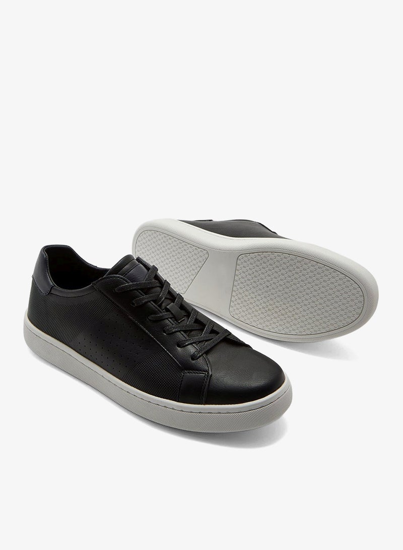 Seventy Five Essential Casual Sneakers - Image 3