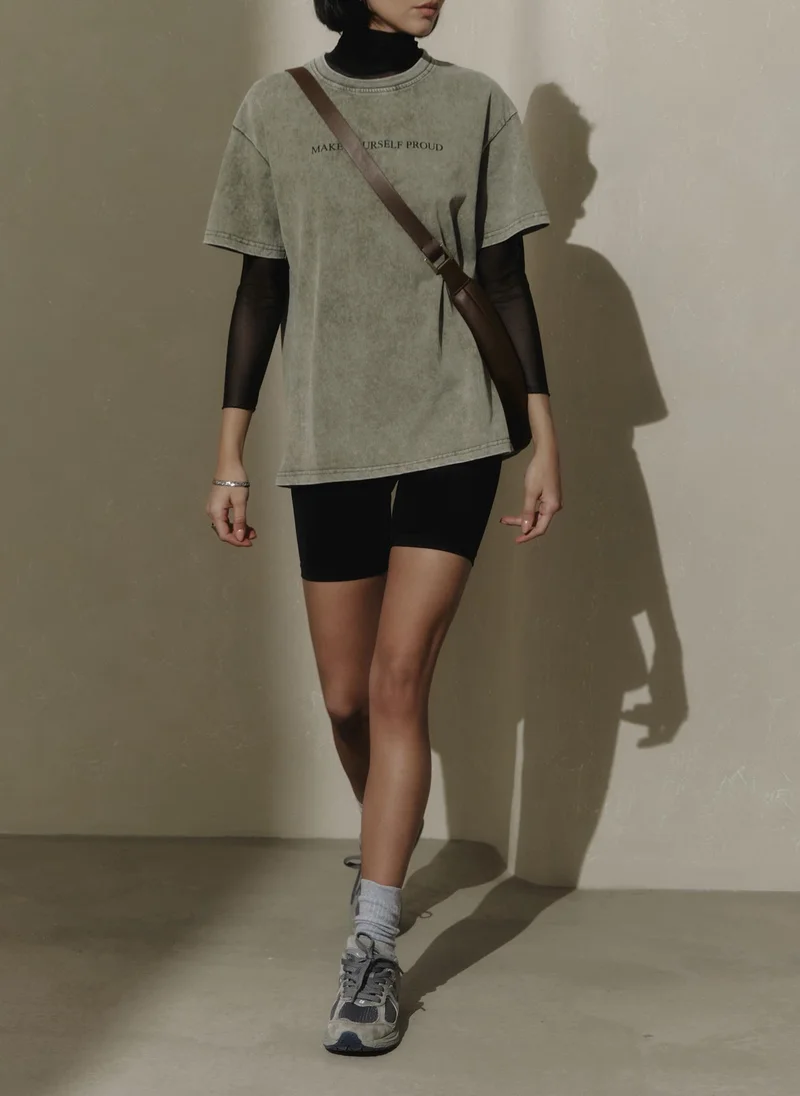 Lichi Loose T-shirt with scuffs and lettering
