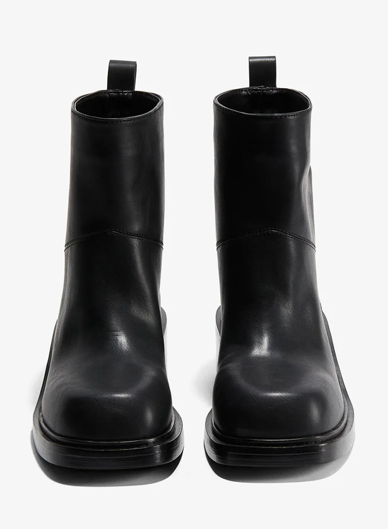 اتش اند ام بووت بايكر