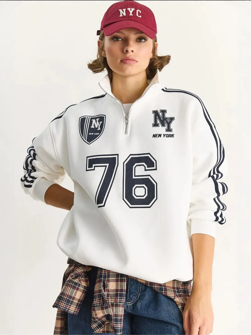 Bianco Lucci LUCCI Printed V-Neck Long Sleeve Relaxed Sweatshirt
