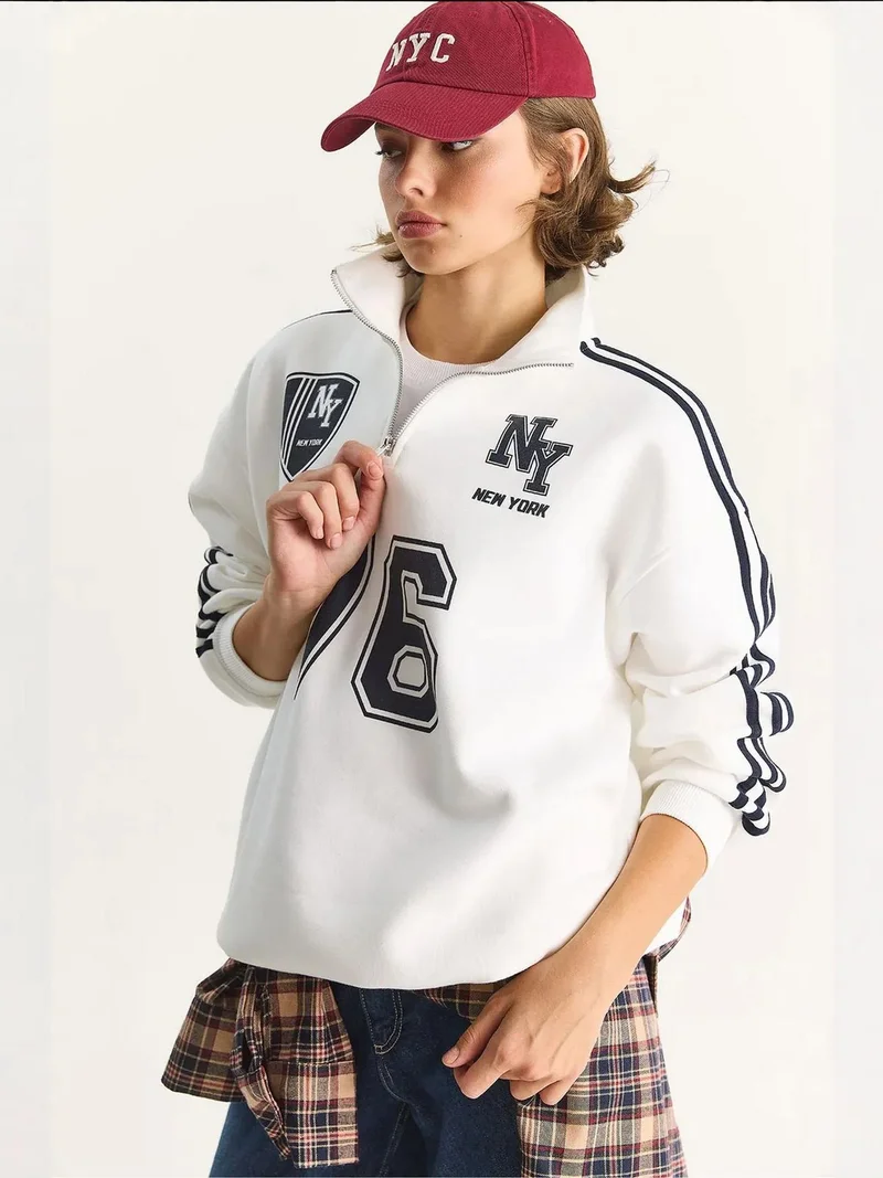 Bianco Lucci LUCCI Printed V-Neck Long Sleeve Relaxed Sweatshirt