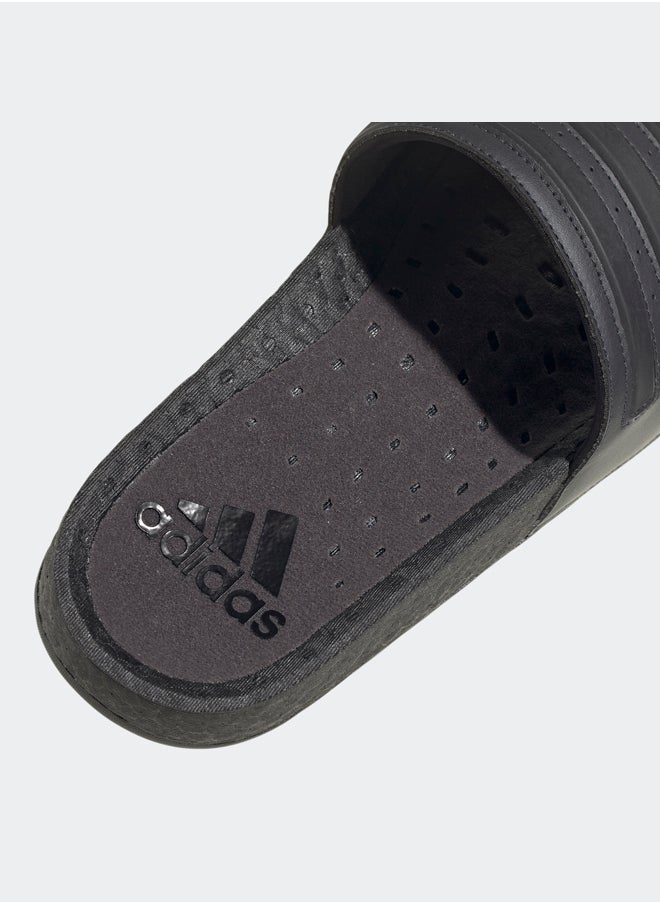 Adilette Boost Slides - pzsku/Z8511916E3B3596A83AF4Z/45/_/1701787560/8b08e996-a31a-40ef-bca8-6a421ded8027