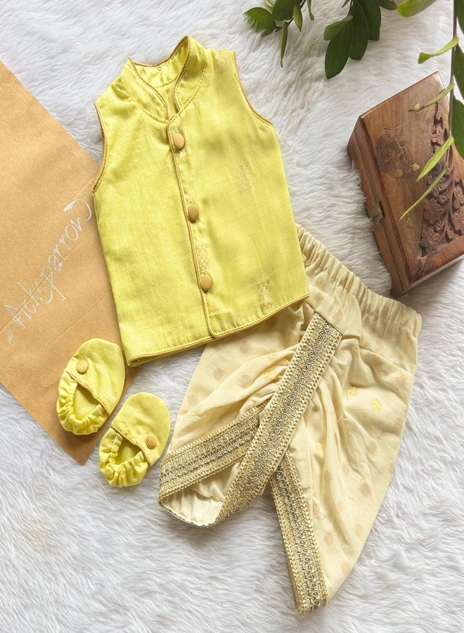 Picksparrow طقم ملابس تقليدية للأطفال الرضع من بيكسبارو، يتكون من جابلا بدون أكمام مع دهوتي كريمي اللون وجوارب (أصفر، 3-6 أشهر) - Image 2