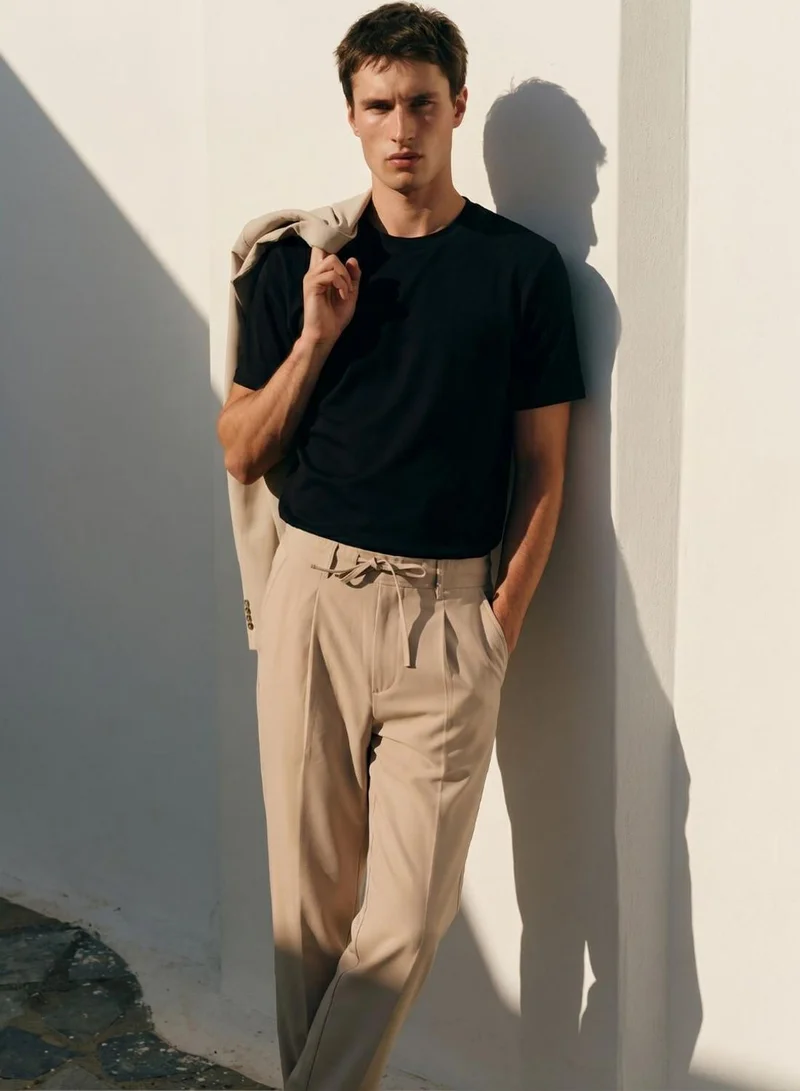 Dennis Lingo Men Beige Lycra Solid Full Cargo Straight Trouser
