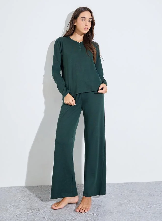 ستايلي Cotton V Neck Button Front T-Shirt and Pyjama Set