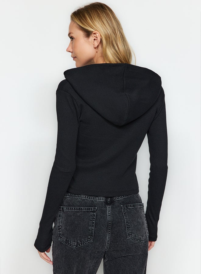 trendyol Black Hooded and Zippered Ribbed Fitted Crop Stretchy Knitted Blouse - Image 5