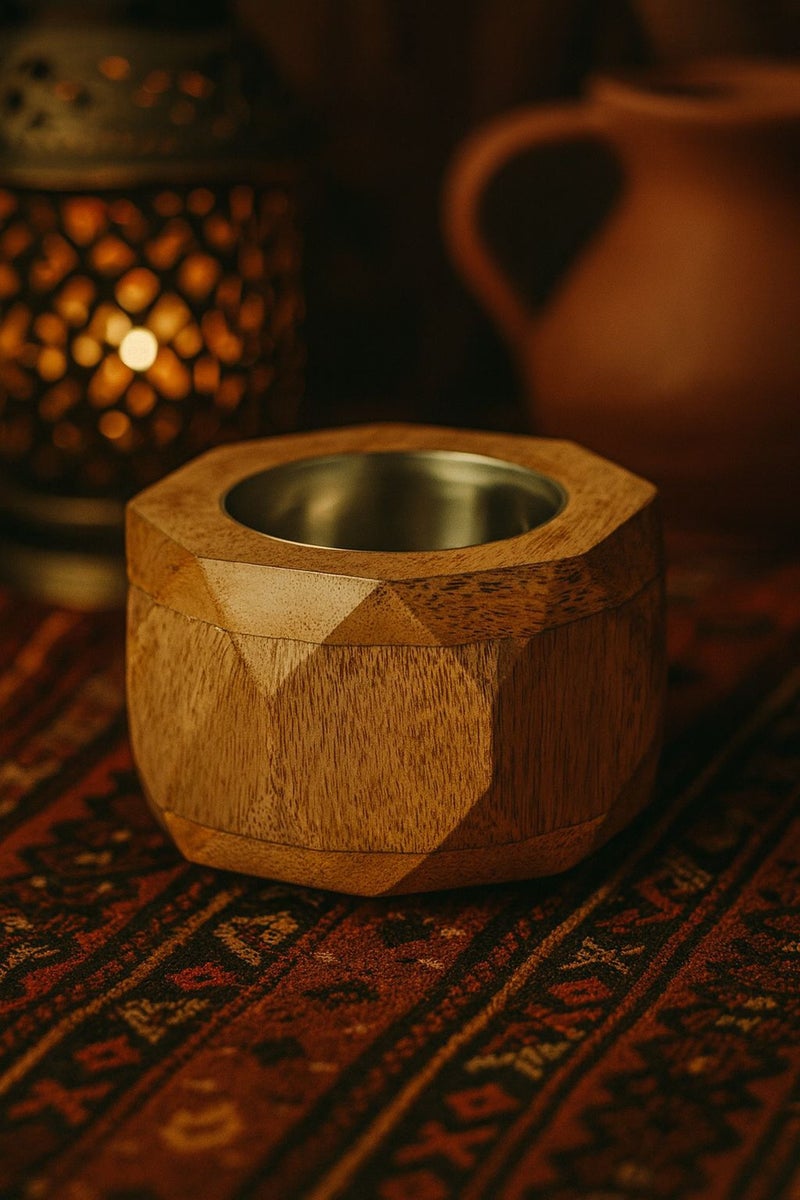 رومان جيفتس مبخرة أنيقة من الخشب الصلب - مصنوعة يدوياً بشكل مثالي من قطعة واحدة بتصميم فريد يناسب ديكور المنزل أو الطاولات. - Image 1