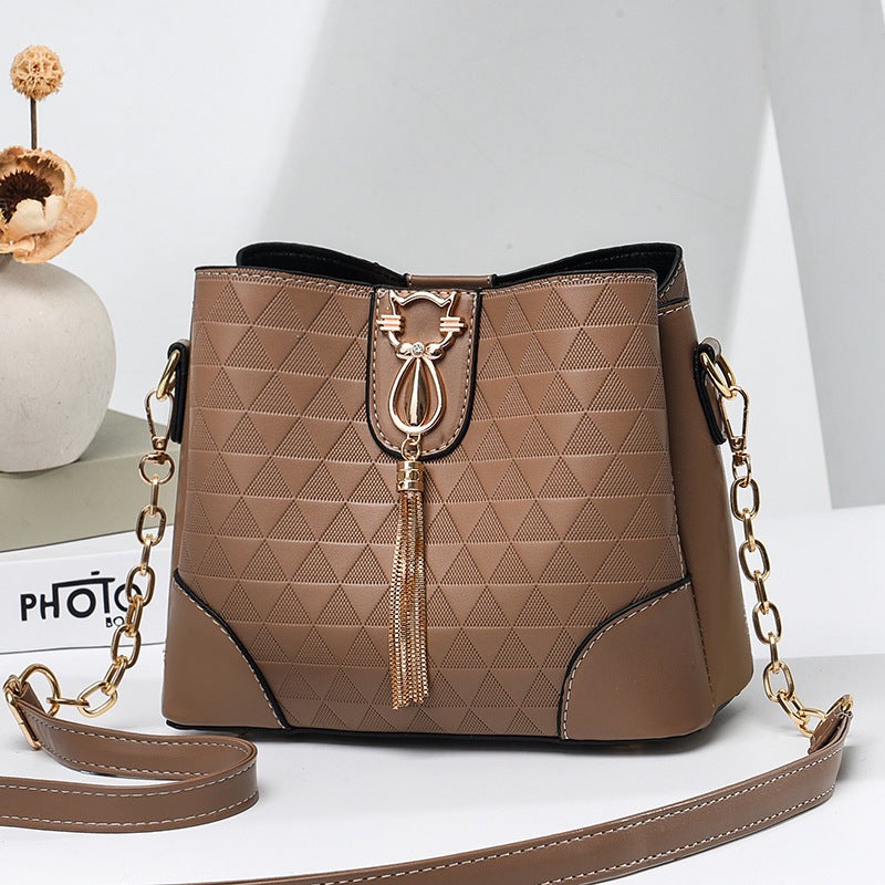 2023 Popular Embossed Pendant Women'S Crossbody Bag New Fashionable High-End Texture Cartoon Cyber Celebratory Bucket Bag - Image 1