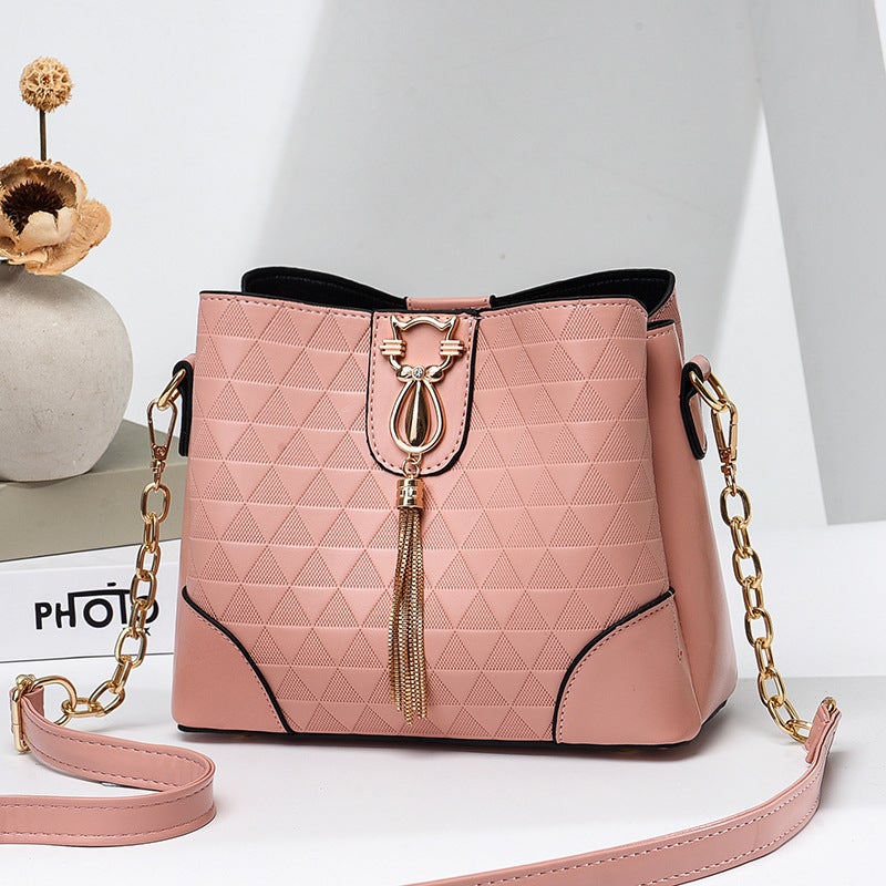 2023 Popular Embossed Pendant Women'S Crossbody Bag New Fashionable High-End Texture Cartoon Cyber Celebratory Bucket Bag - Image 5