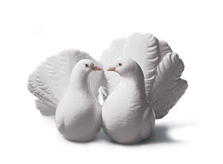 LLADR Porcelain Figure of White Glossy Pair of Doves Figure of Dove Lovers - pzsku/Z852029613CD133E8F50FZ/45/1750416917/9578922d-4978-4558-a0aa-117802a7c3f9