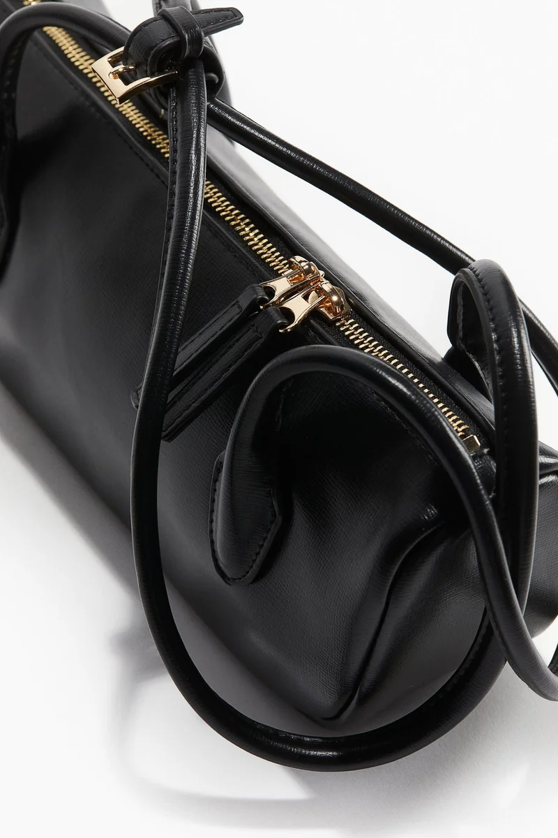 اتش اند ام Oblong Shoulder Bag