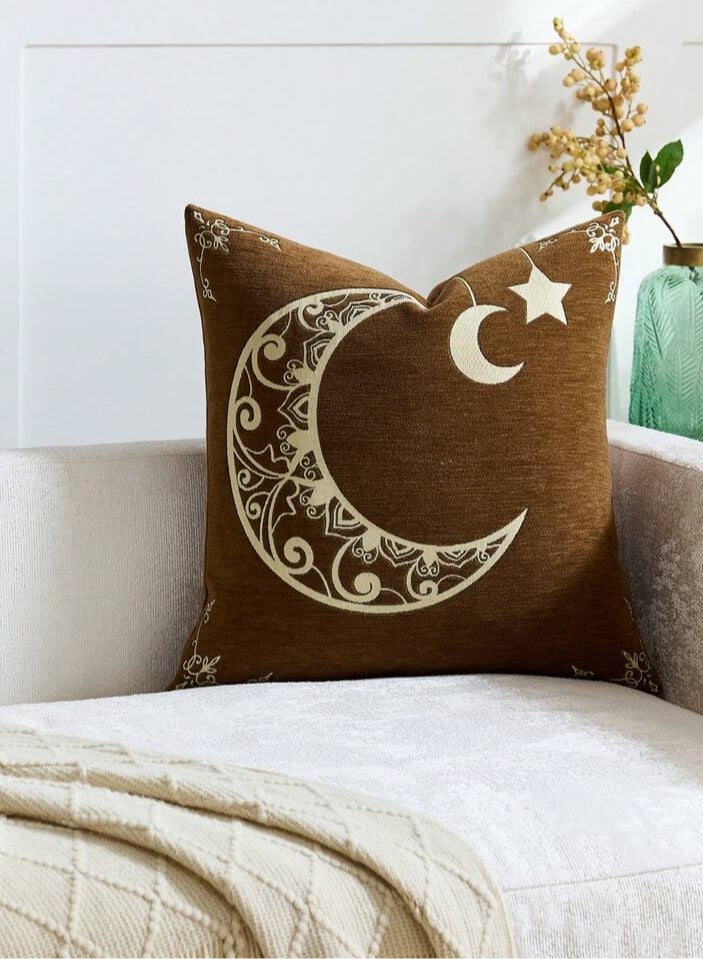 الحرائر  غطاء مخدة رمضاني من نسيج الشانيل محاك بإتقان ومنمق برسومات الهلال والفوانيس بخامة جاكار فاخرة – مقاس 45×45 سم - Image 1