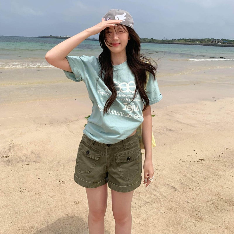 Jeju Limited Edition Dolphin Print T-Shirt for Unisex - Image 3