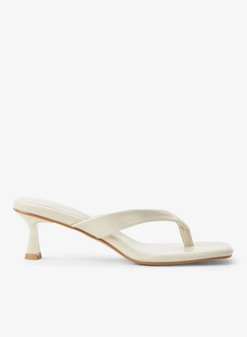 سيليست Women Kitten Heel Thong Sandals