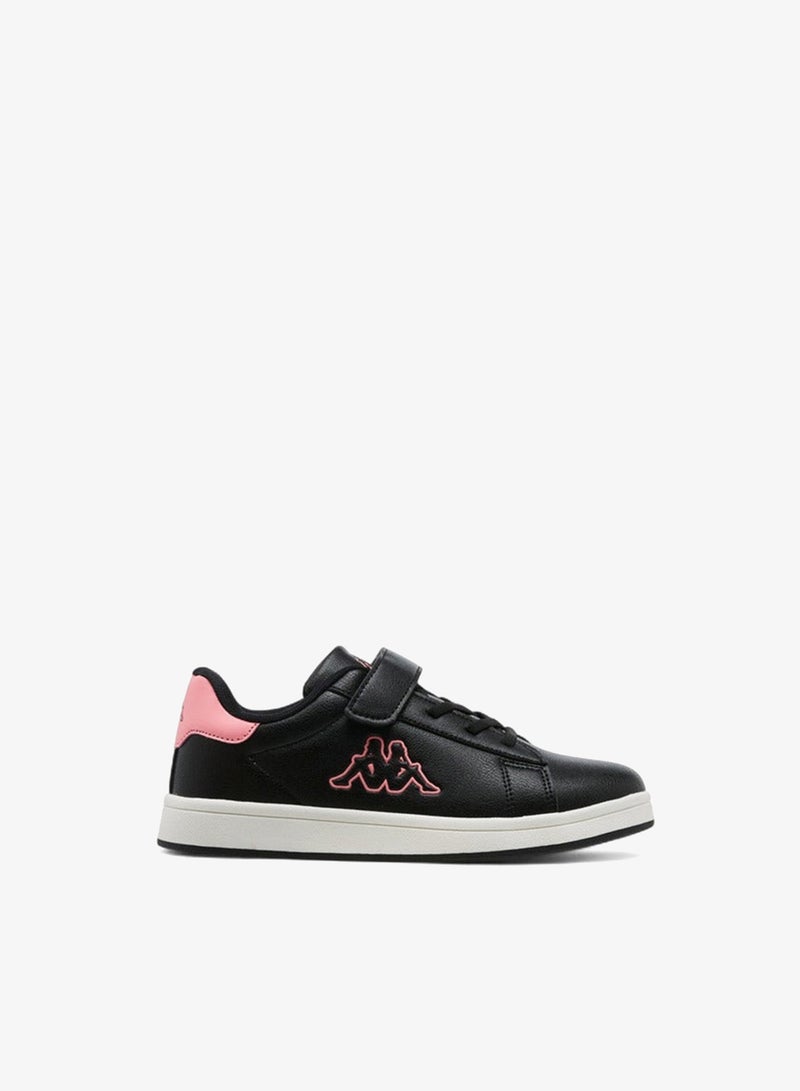 كابا حذاء رياضي للبنات بشعار بارز وإغلاق بشريط لاصق - Image 1